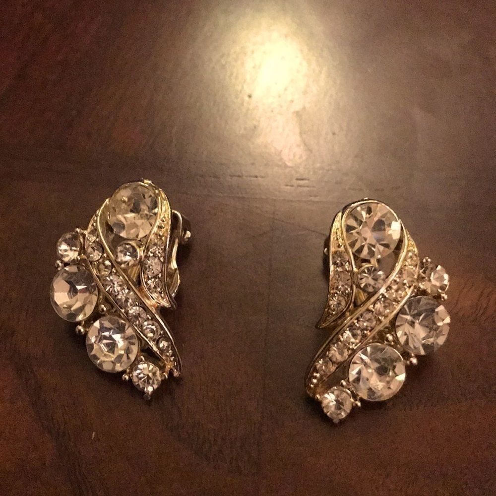 Vintage clip on crystal earrings